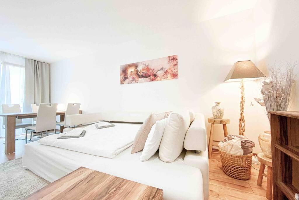 Luxury Home Cinema 2R Apt + Balcony / 65M² Leipzig Exterior foto